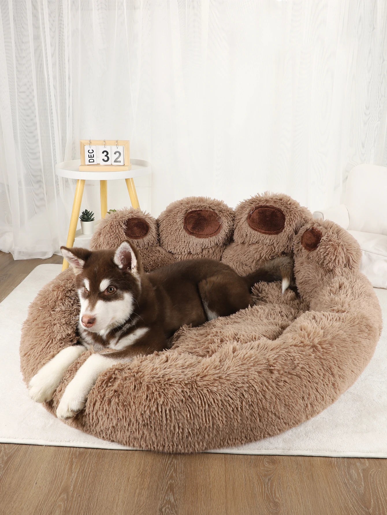 Paw-Shaped Plush Dog Bed for Dobermans – Soft, Supportive, and Cozy